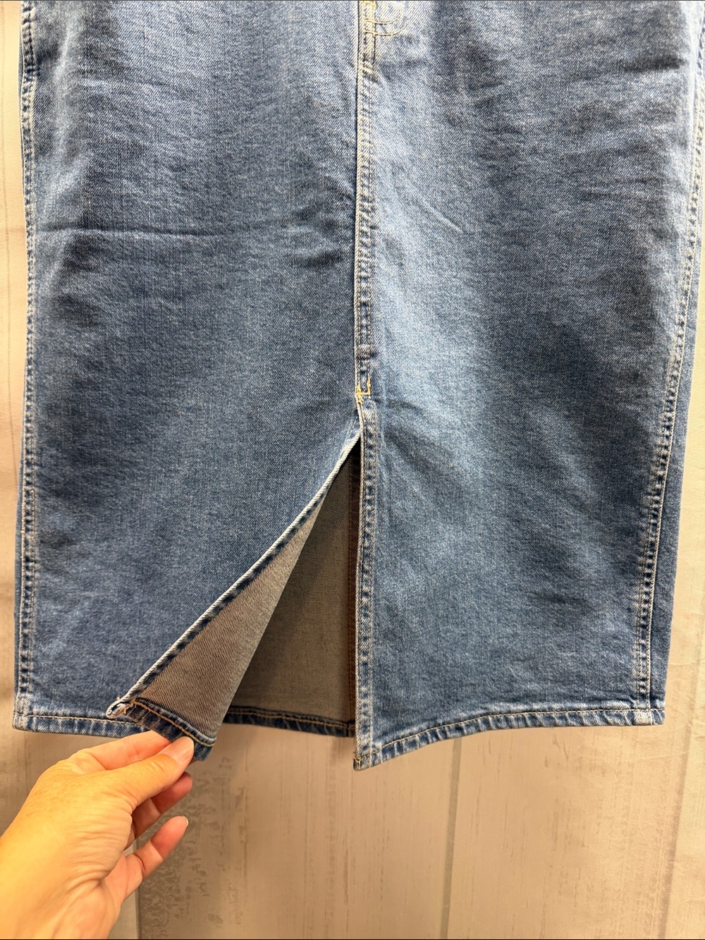 GAP Denim Medium Indigo Blue Front Slit Midi Jean Skirt Size 4 - Picture 6 of 10